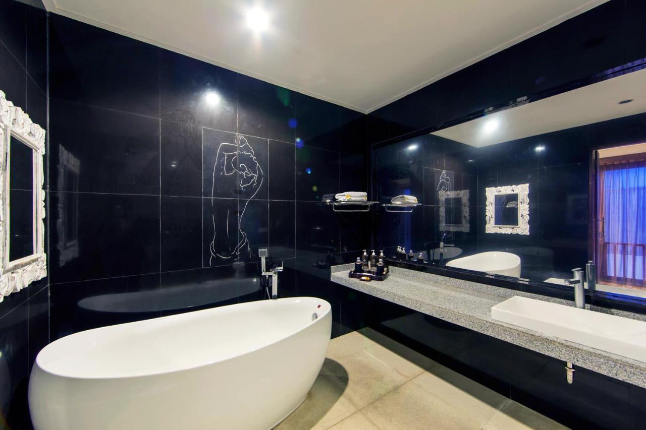 White Lotus Villas Seminyak ภายนอก รูปภาพ