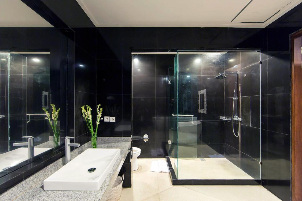 White Lotus Villas Seminyak ภายนอก รูปภาพ