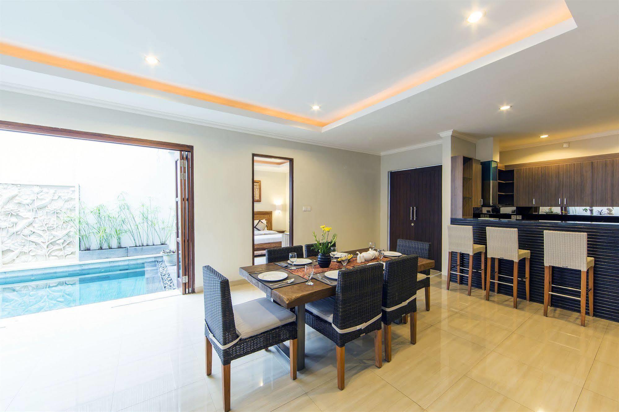 White Lotus Villas Seminyak ภายนอก รูปภาพ