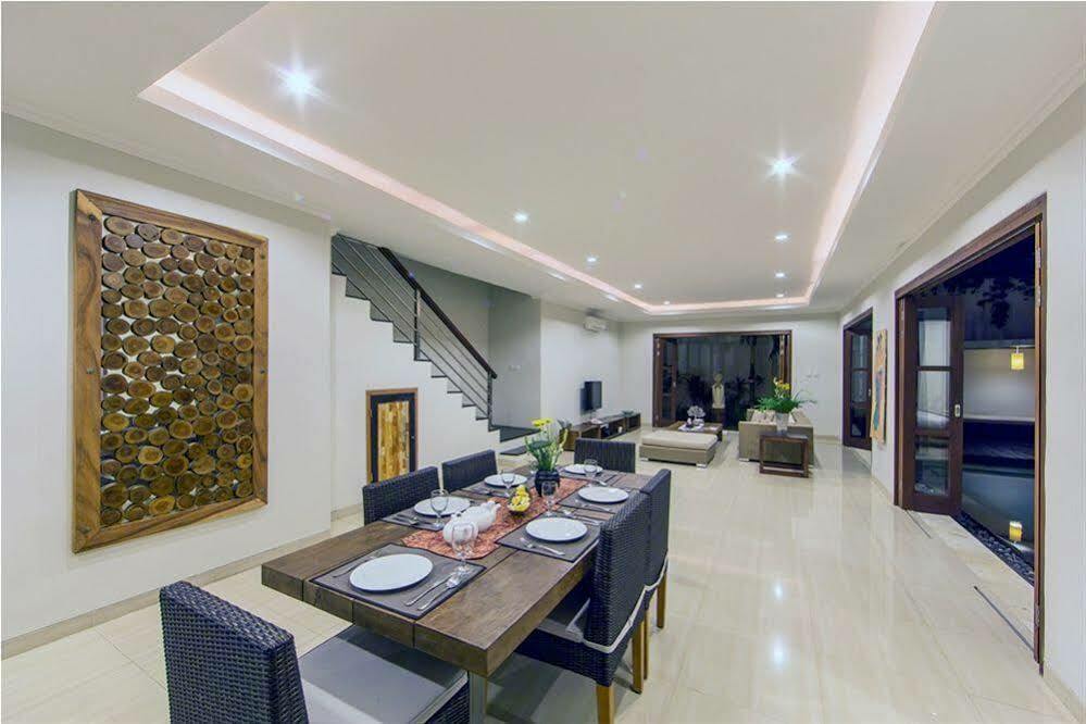 White Lotus Villas Seminyak ภายนอก รูปภาพ
