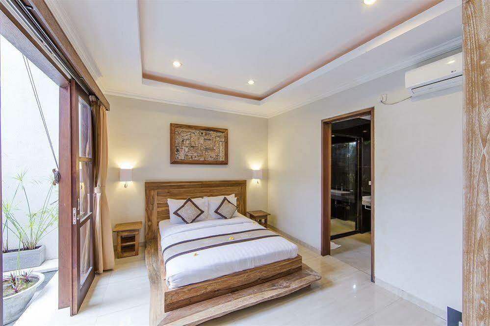 White Lotus Villas Seminyak ภายนอก รูปภาพ